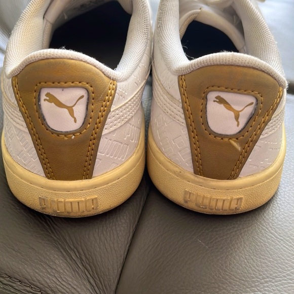 Puma white shoe. - Picture 2 of 5